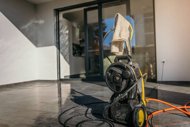 Best Animal Enclosure Cleaning  in Mont Belvieu, TX